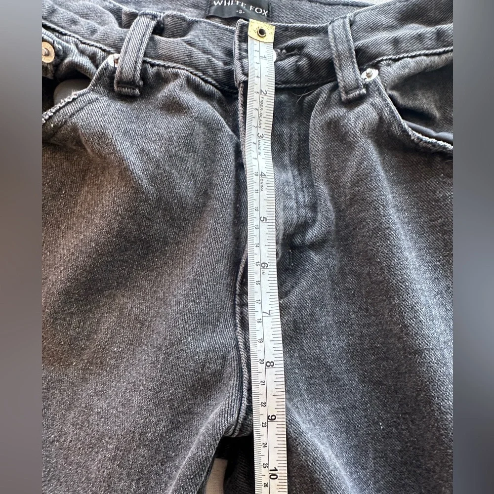White Fox Women’s Classic Straight-Leg Jeans in Distressed Black Size Small chic - Picture 7 of 8